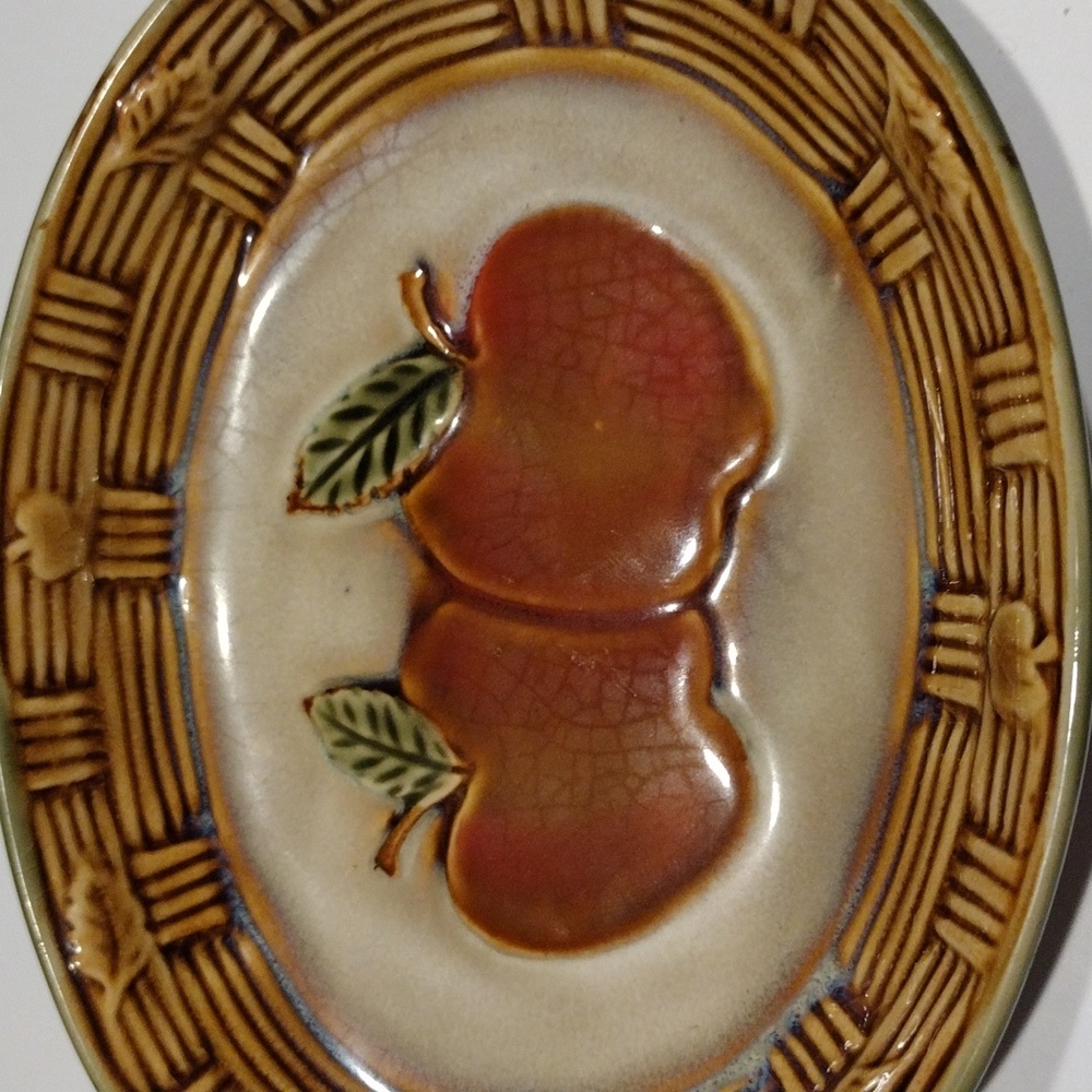 Vintage Classic And Stylish Ceramic dish - Picture 2 of 4